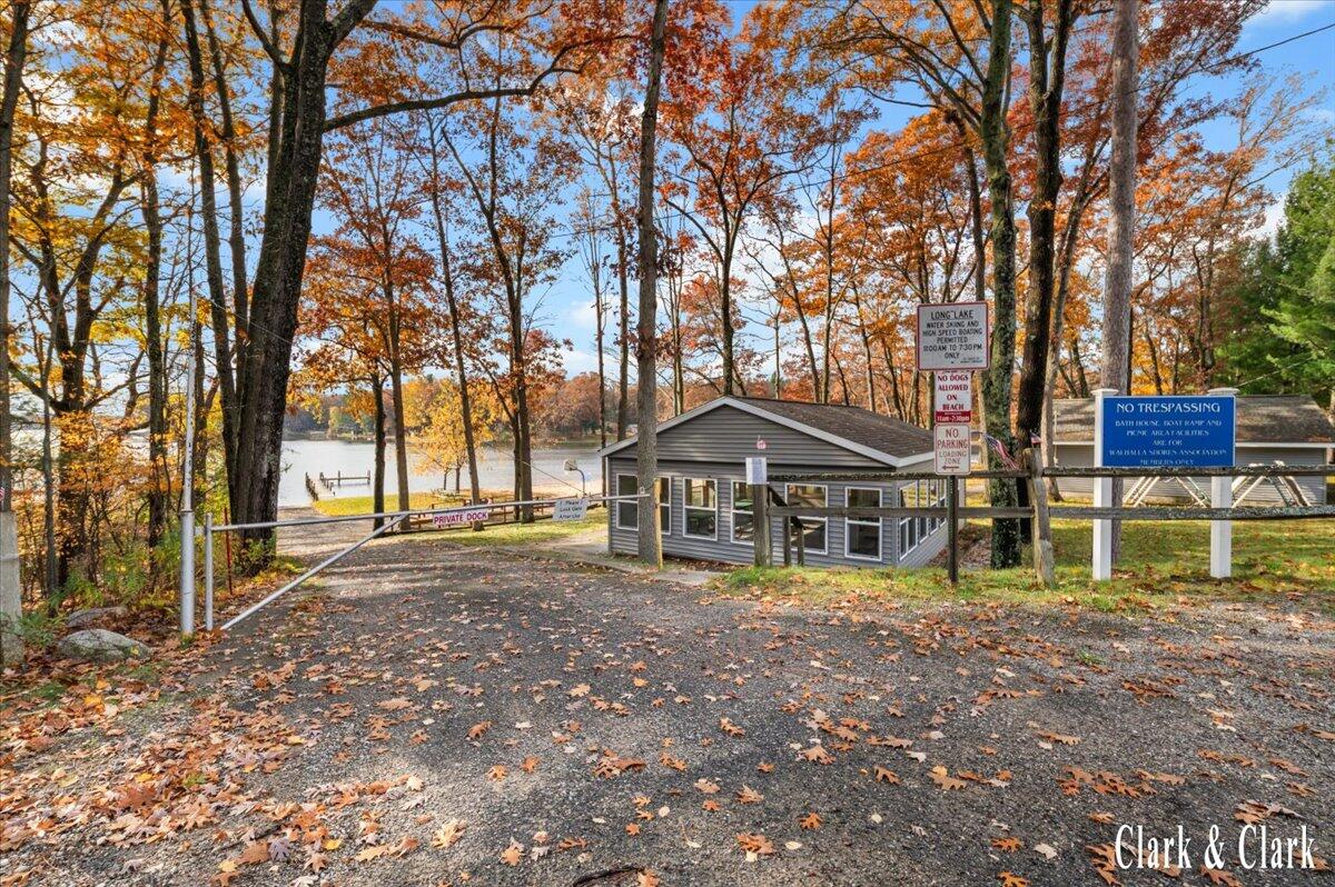 7819 E Chickasaw Trail
