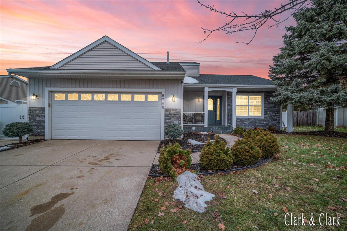 6785 Summerbreeze Drive SE