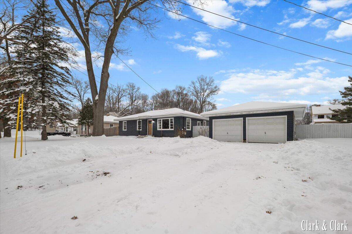 3958 Oak Valley Avenue SW