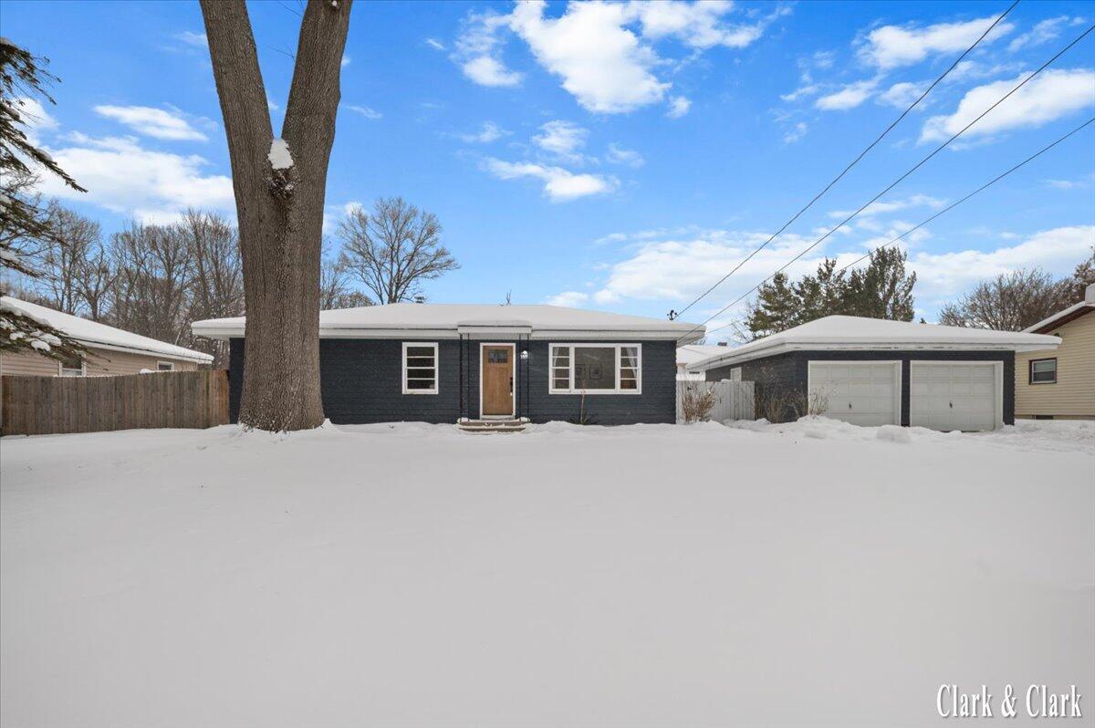 3958 Oak Valley Avenue SW