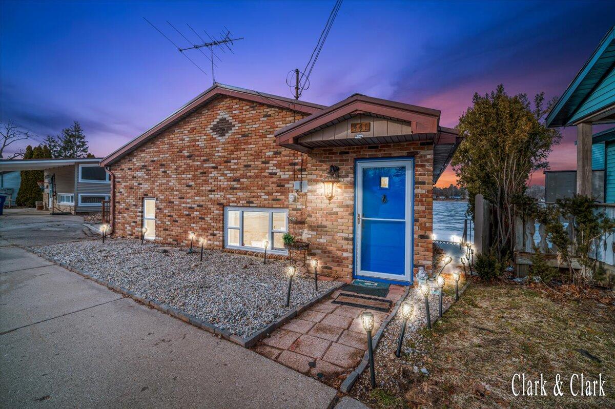 441 S Rock Lake Drive