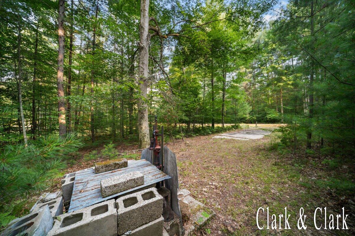 7278 E 6 Mile Road