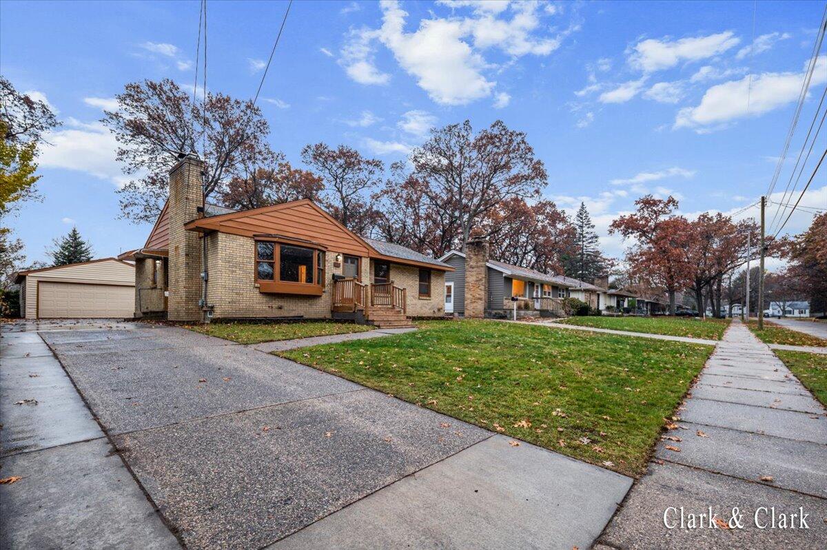1716 Royal Oak Street
