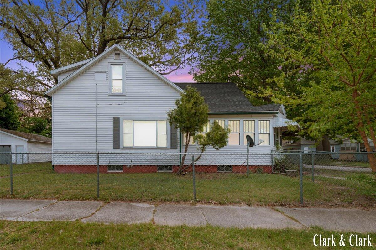 720 Hill Avenue