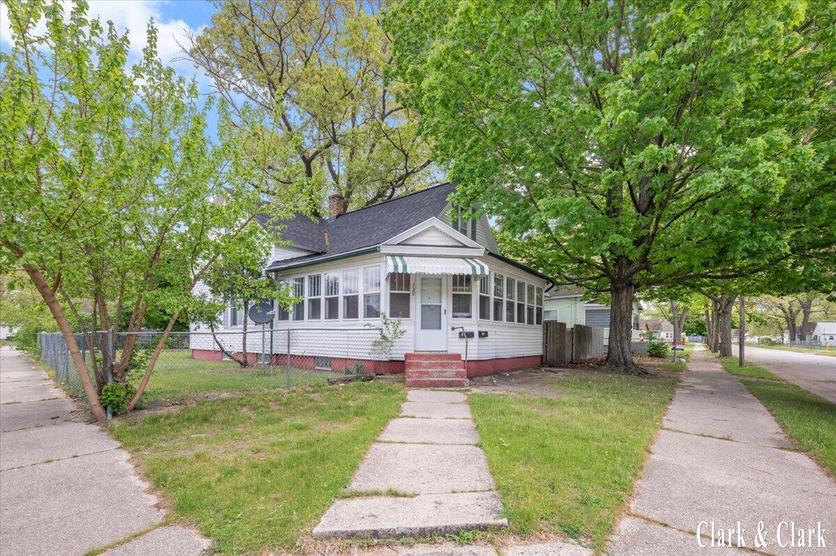 720 Hill Avenue