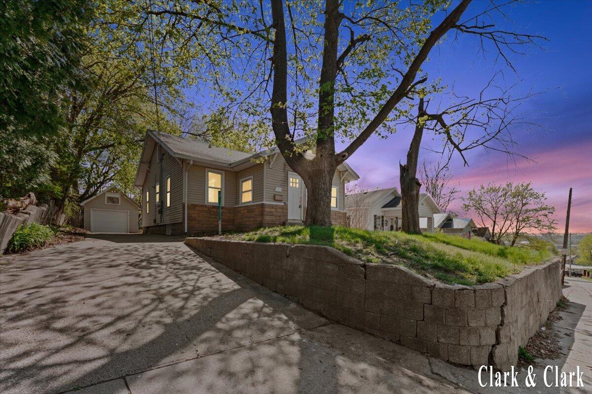 312 King Alley