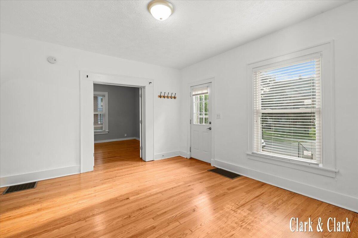 437 Rosewood Avenue