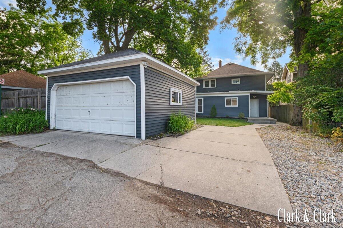 437 Rosewood Avenue