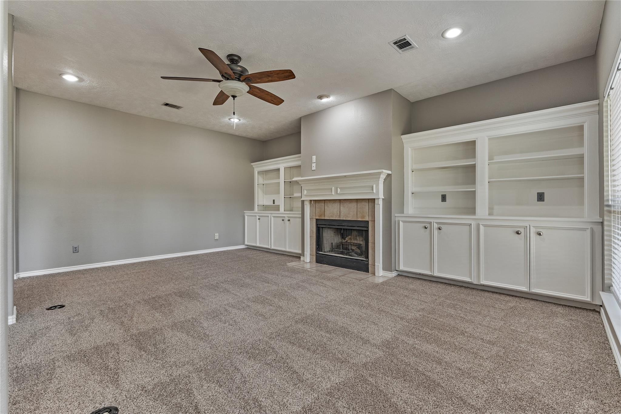13707 Fountainview Drive