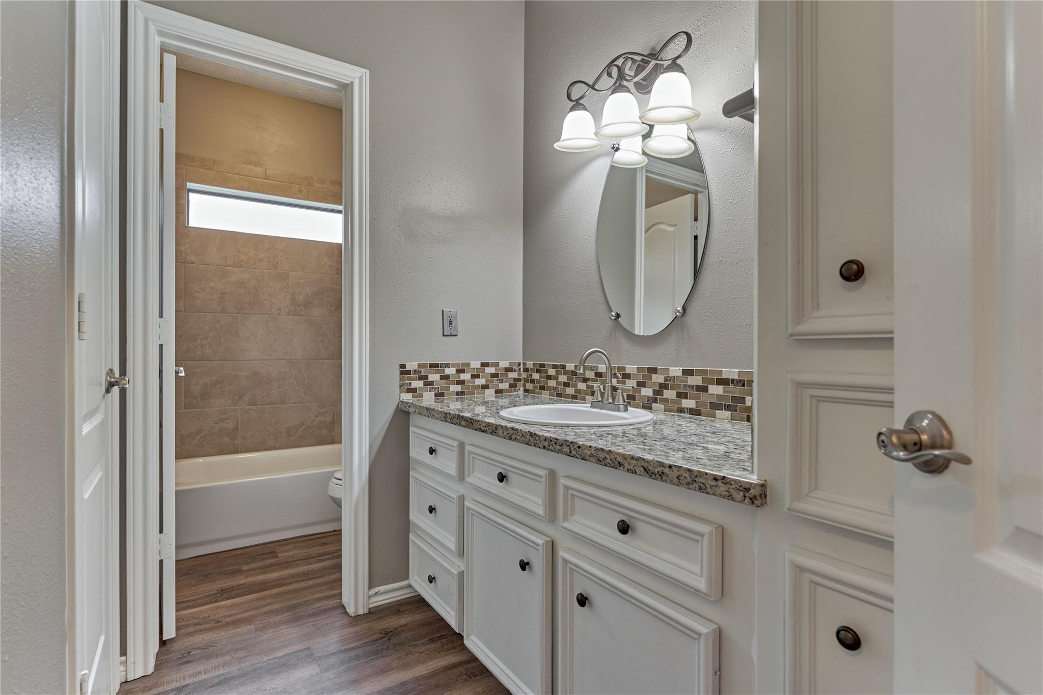 13707 Fountainview Drive