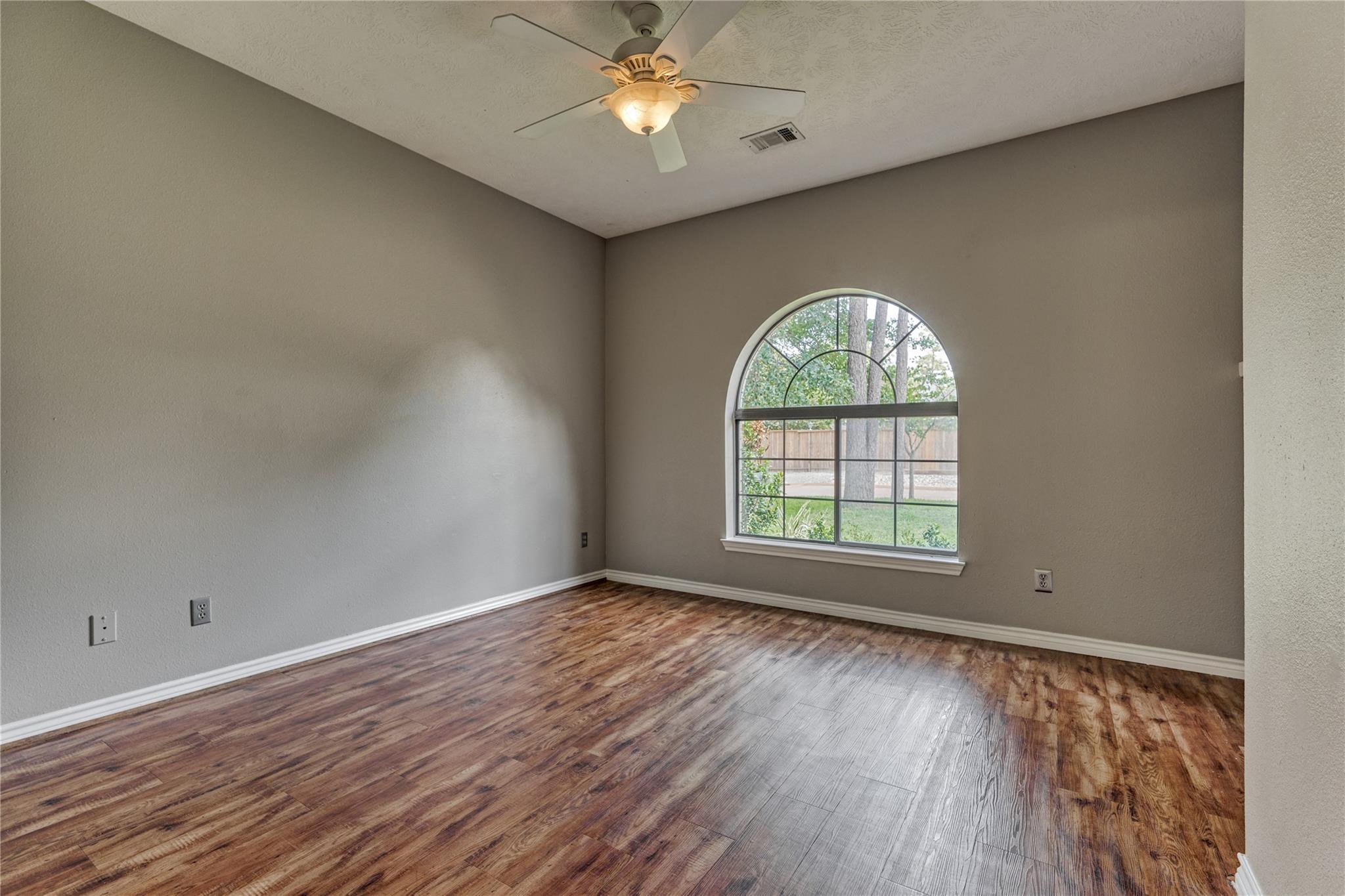 13707 Fountainview Drive