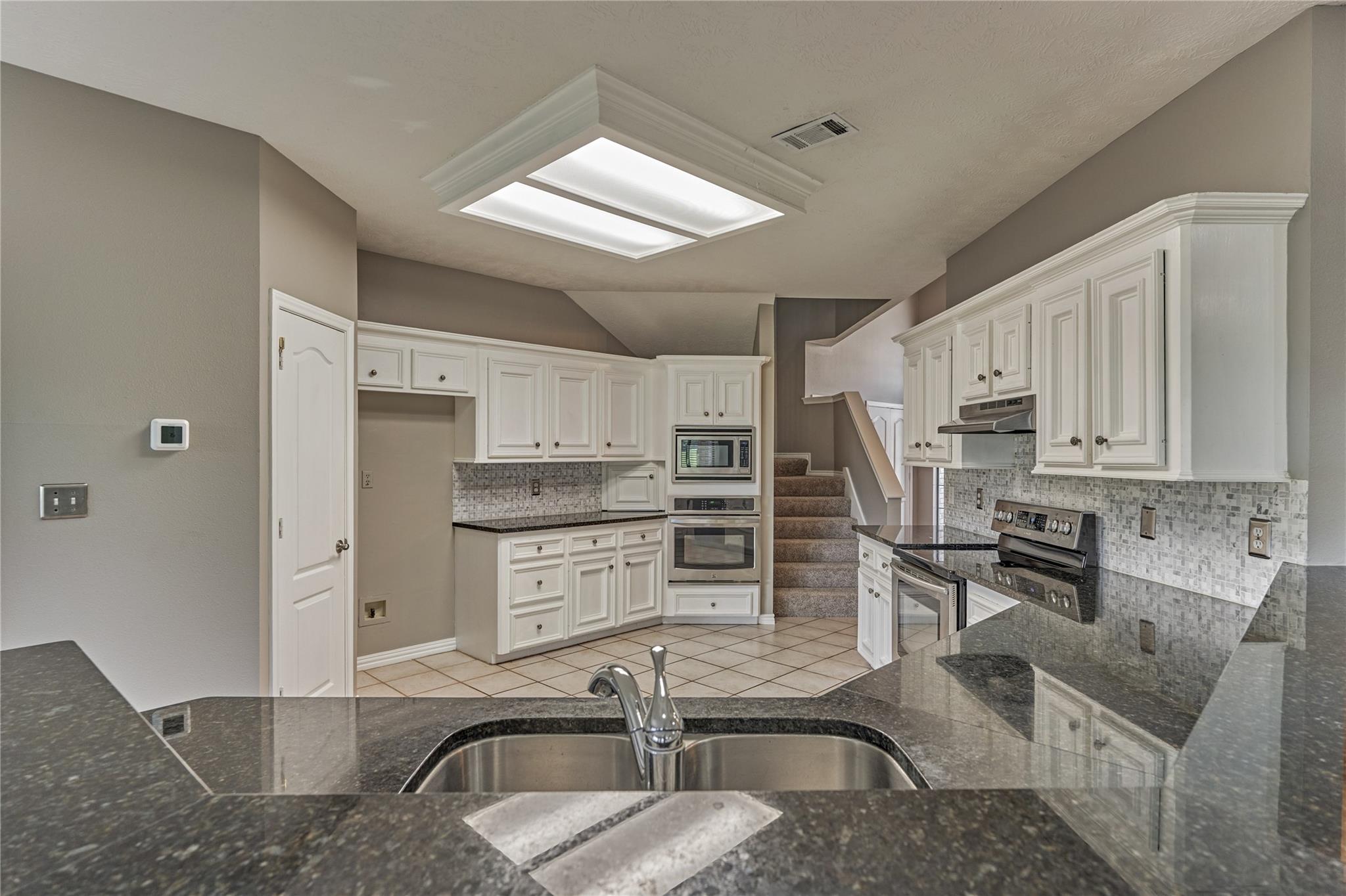 13707 Fountainview Drive