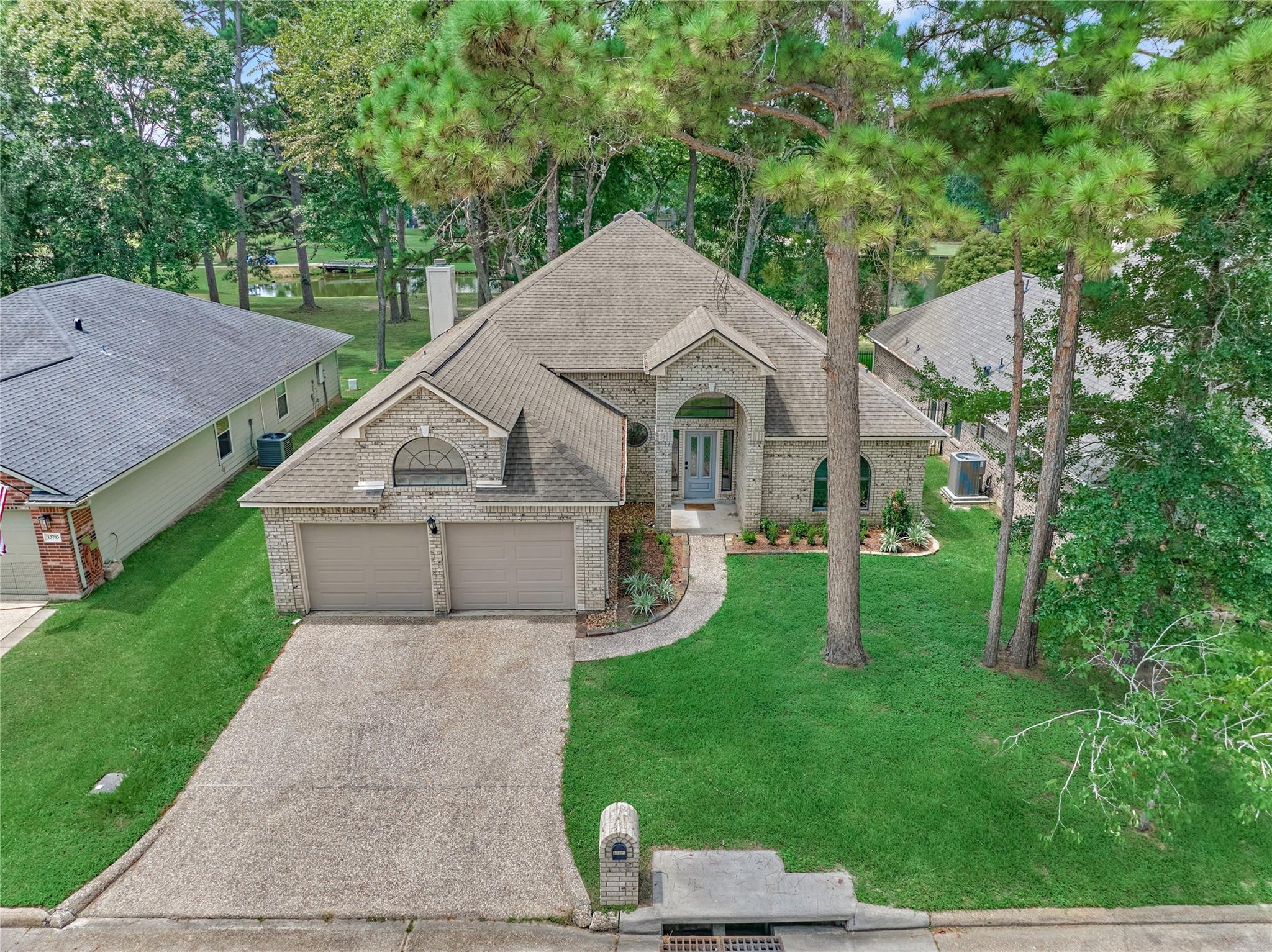 13707 Fountainview Drive