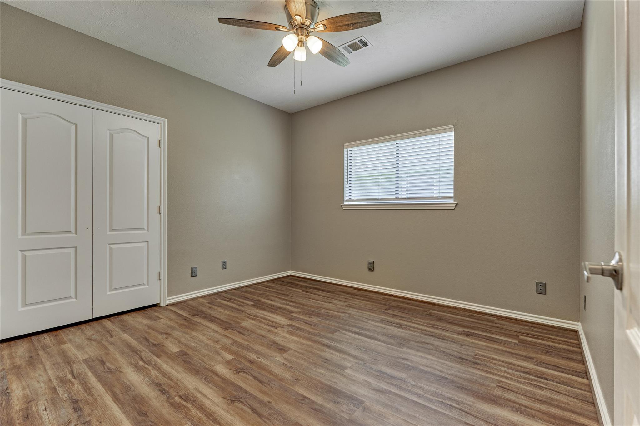 13707 Fountainview Drive