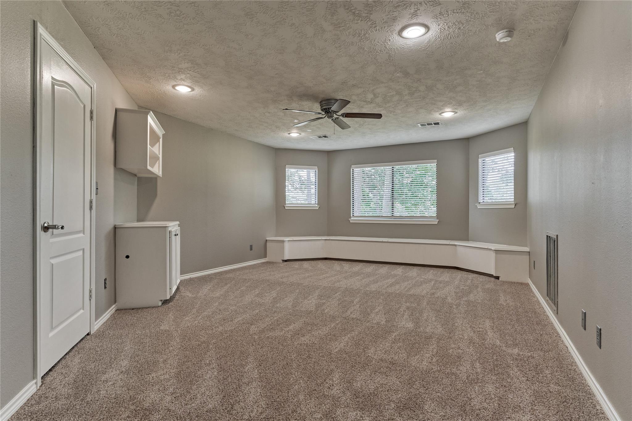13707 Fountainview Drive