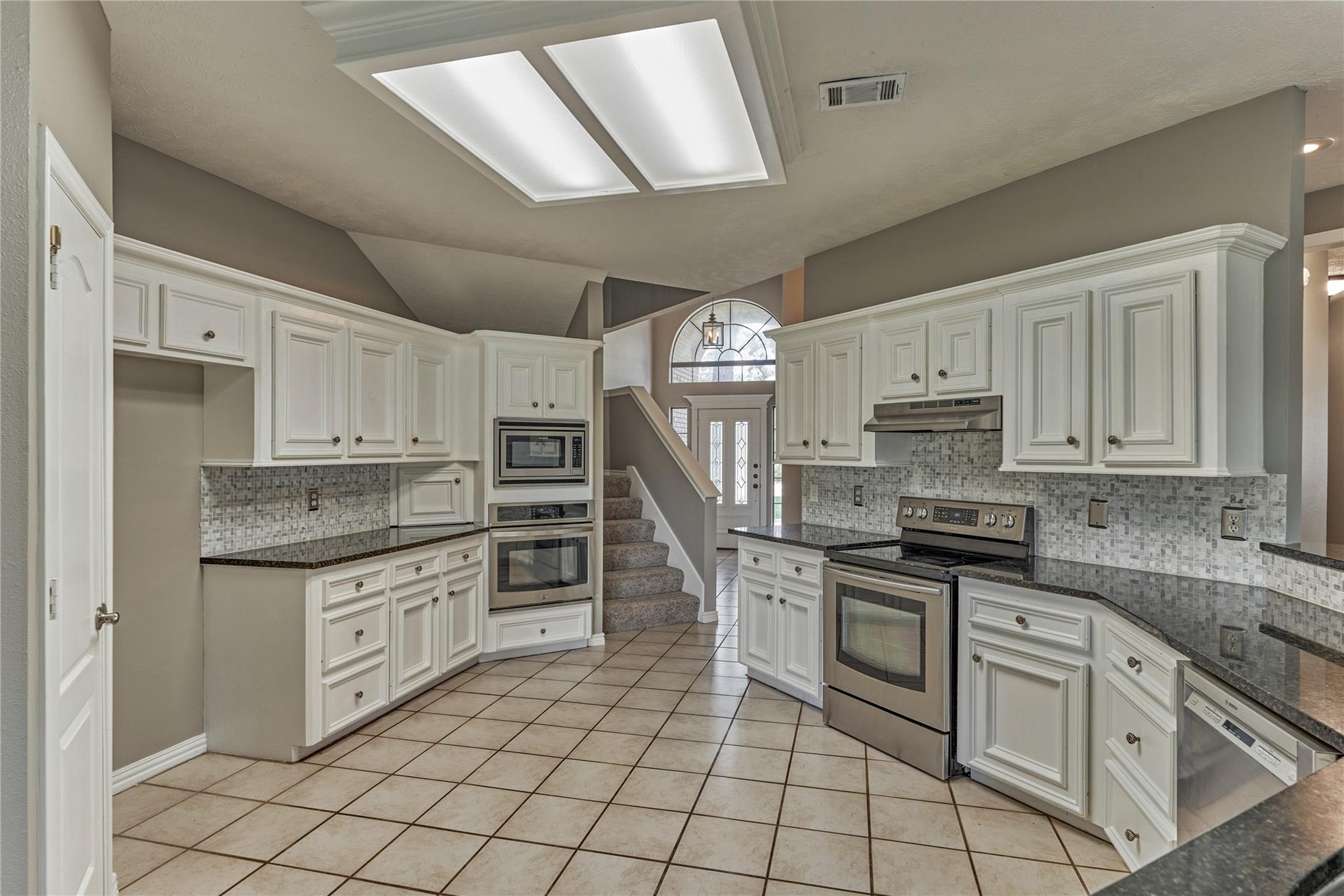 13707 Fountainview Drive