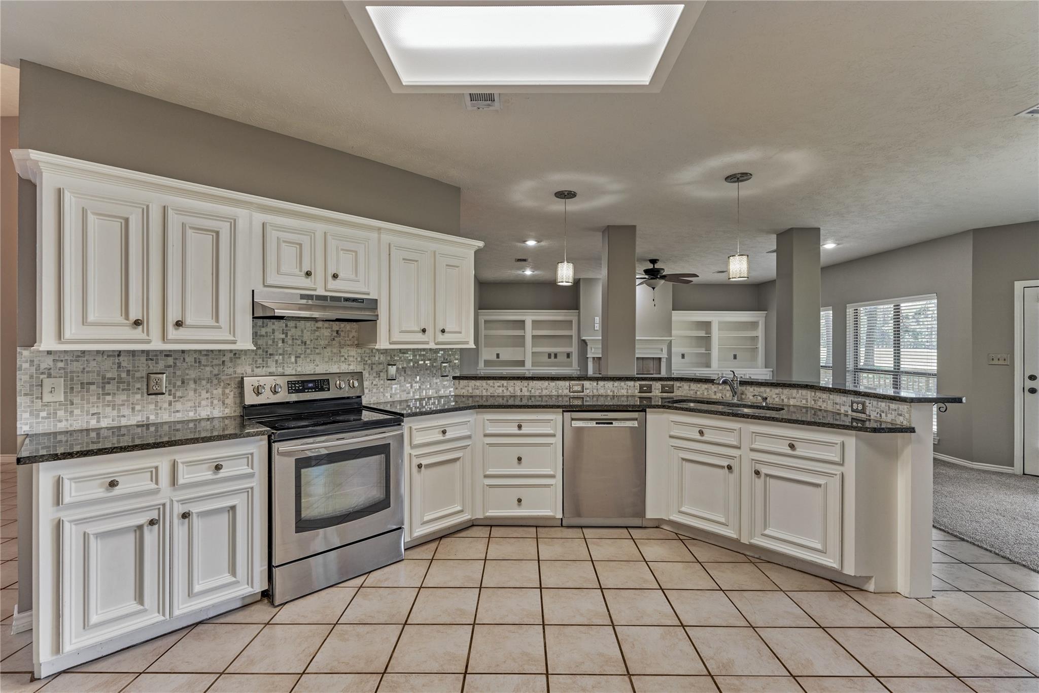 13707 Fountainview Drive
