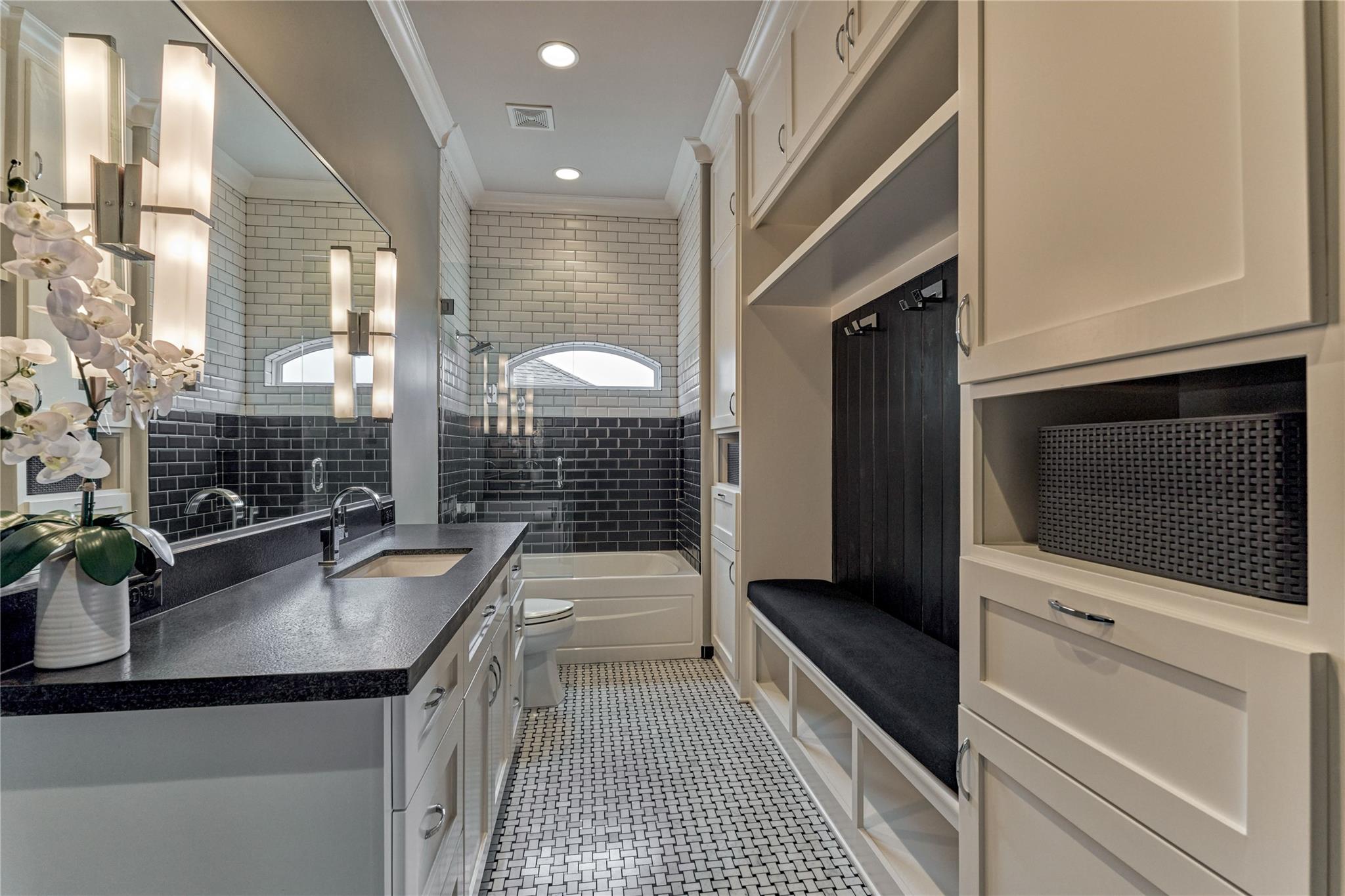 9943 Pebble View Court