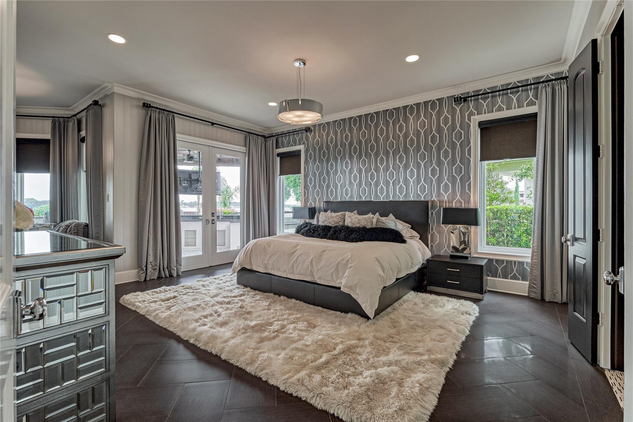 9943 Pebble View Court