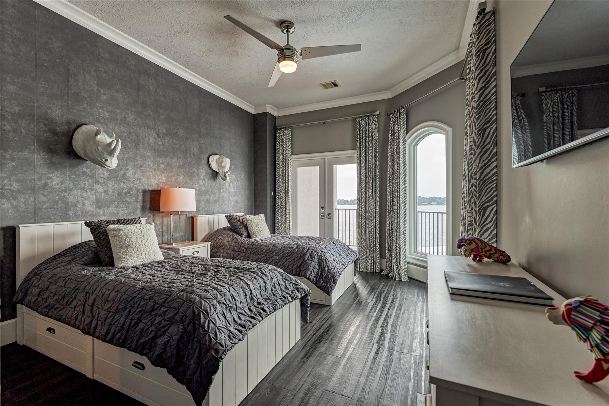 9943 Pebble View Court