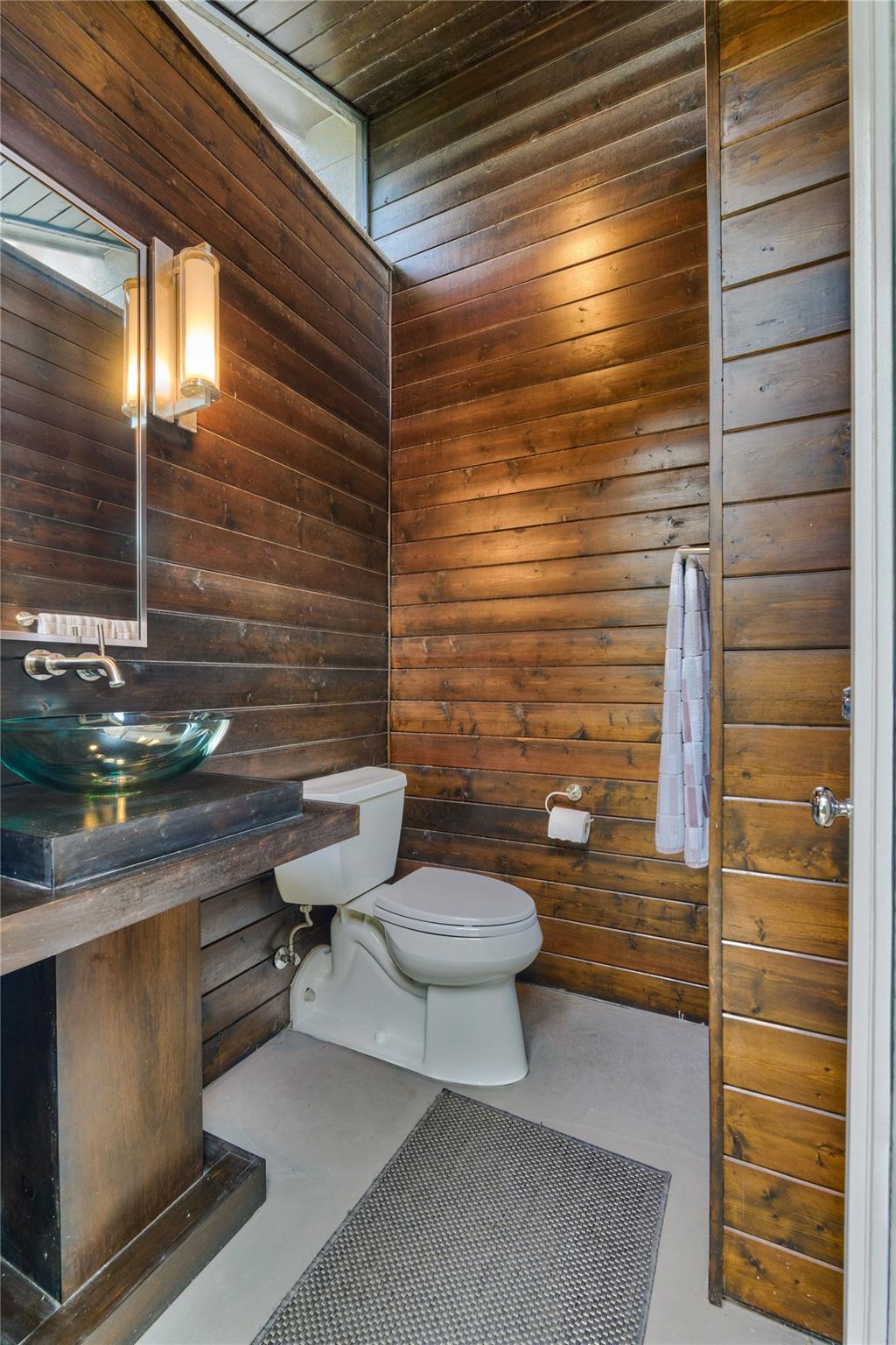 9943 Pebble View Court