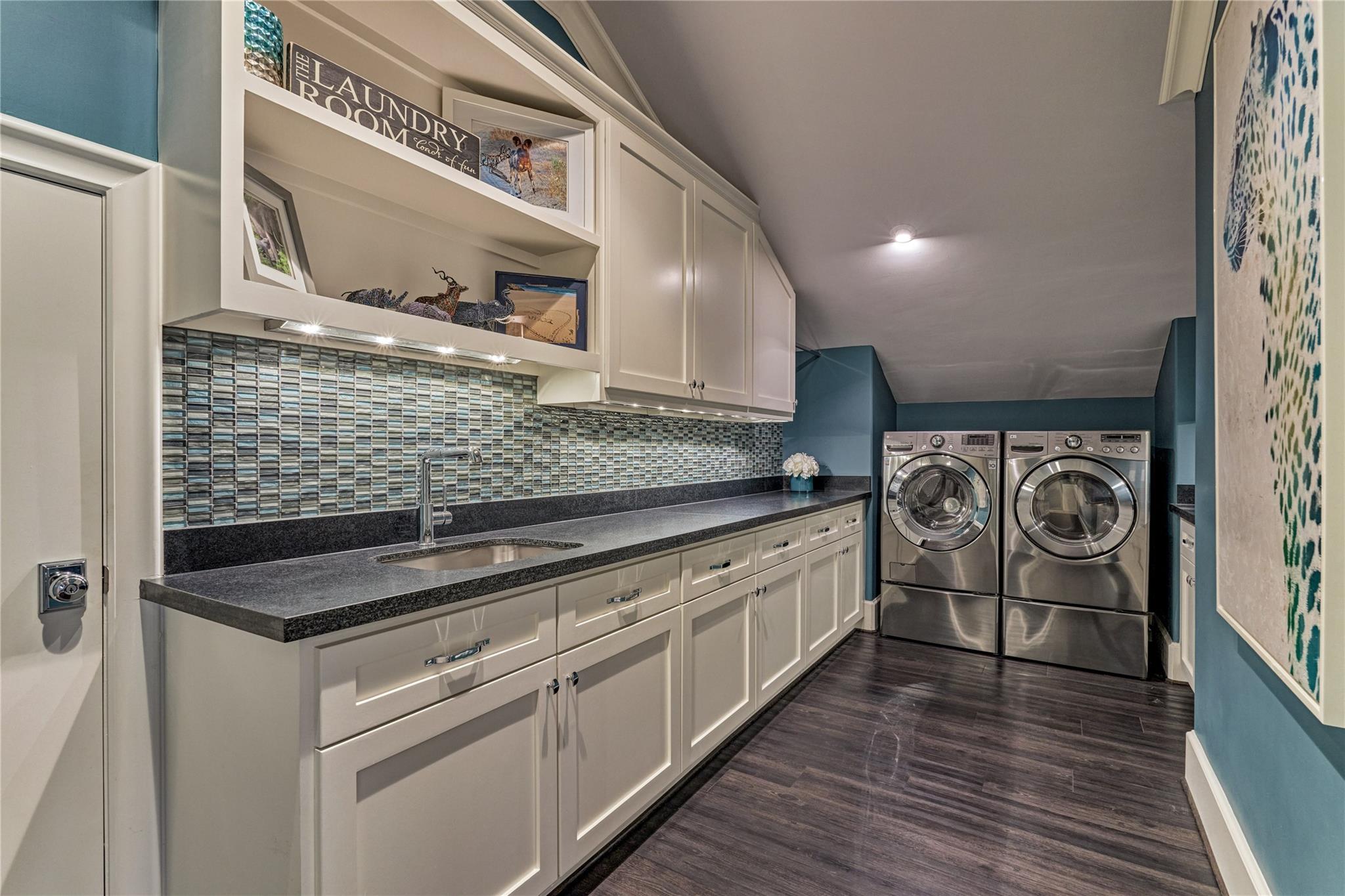 9943 Pebble View Court