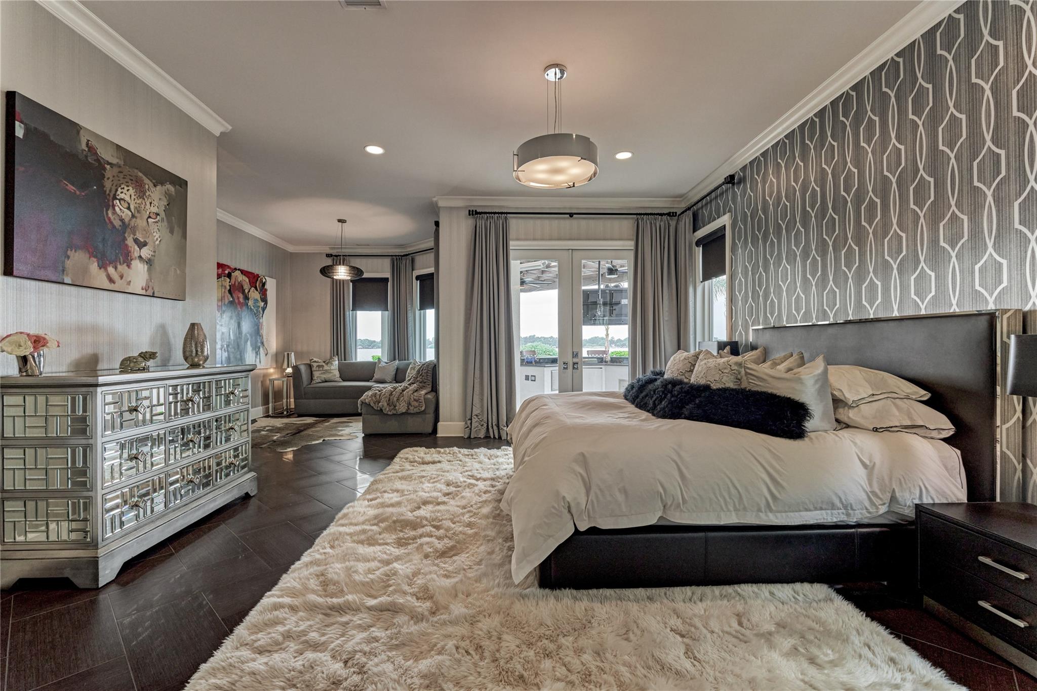 9943 Pebble View Court