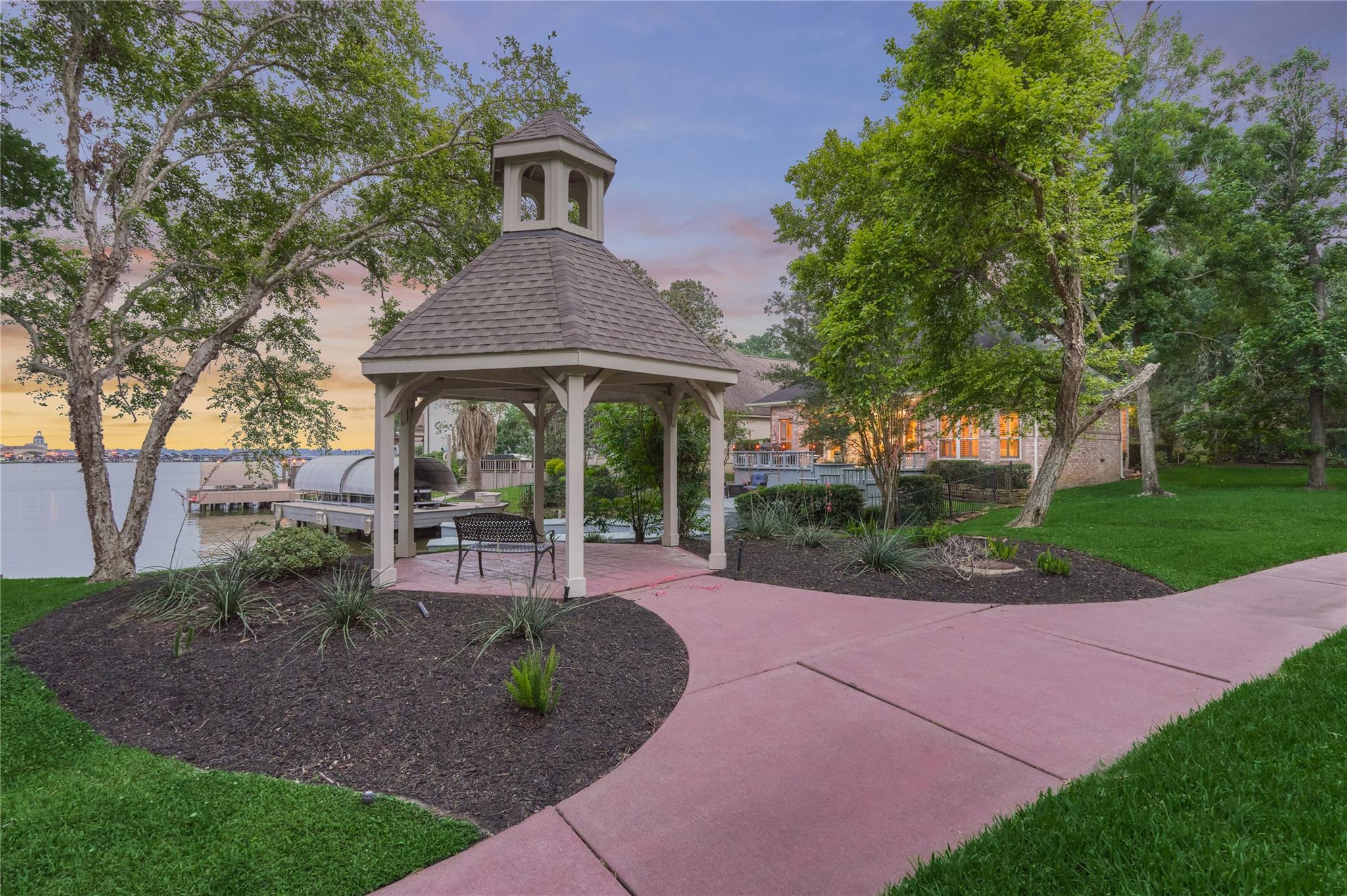 33 Winthrop Harbor N