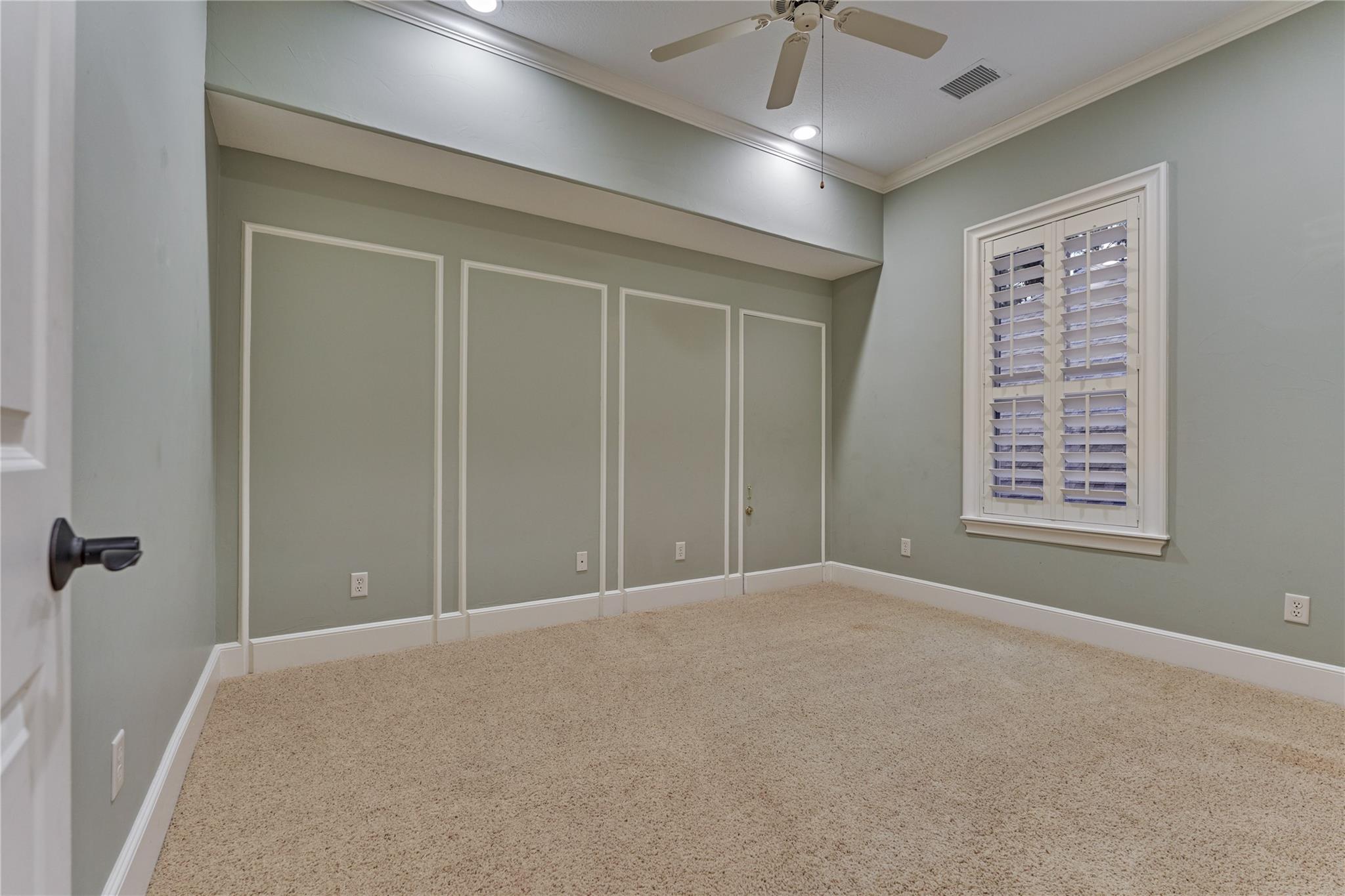 102 Winthrop Harbor S
