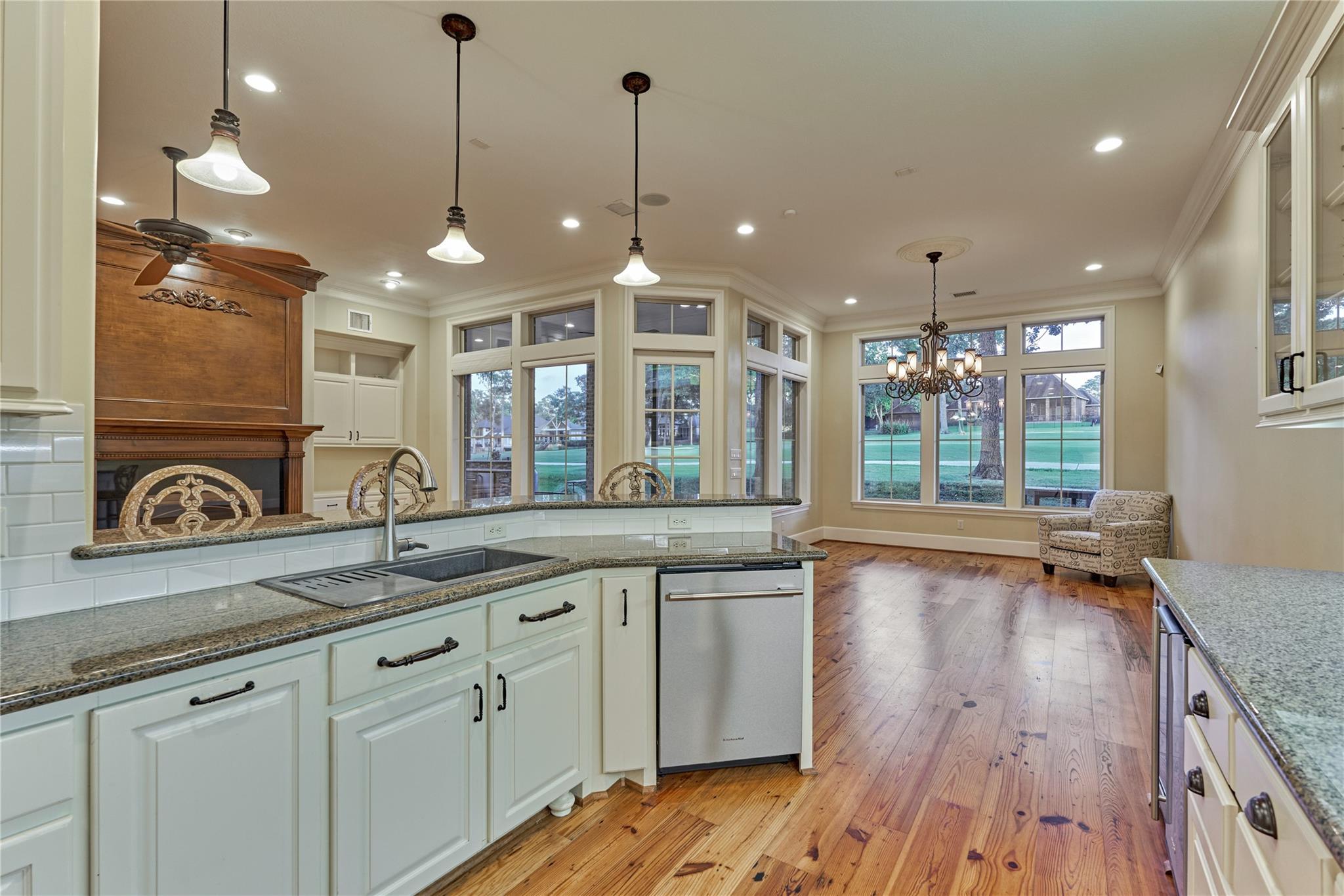 102 Winthrop Harbor S