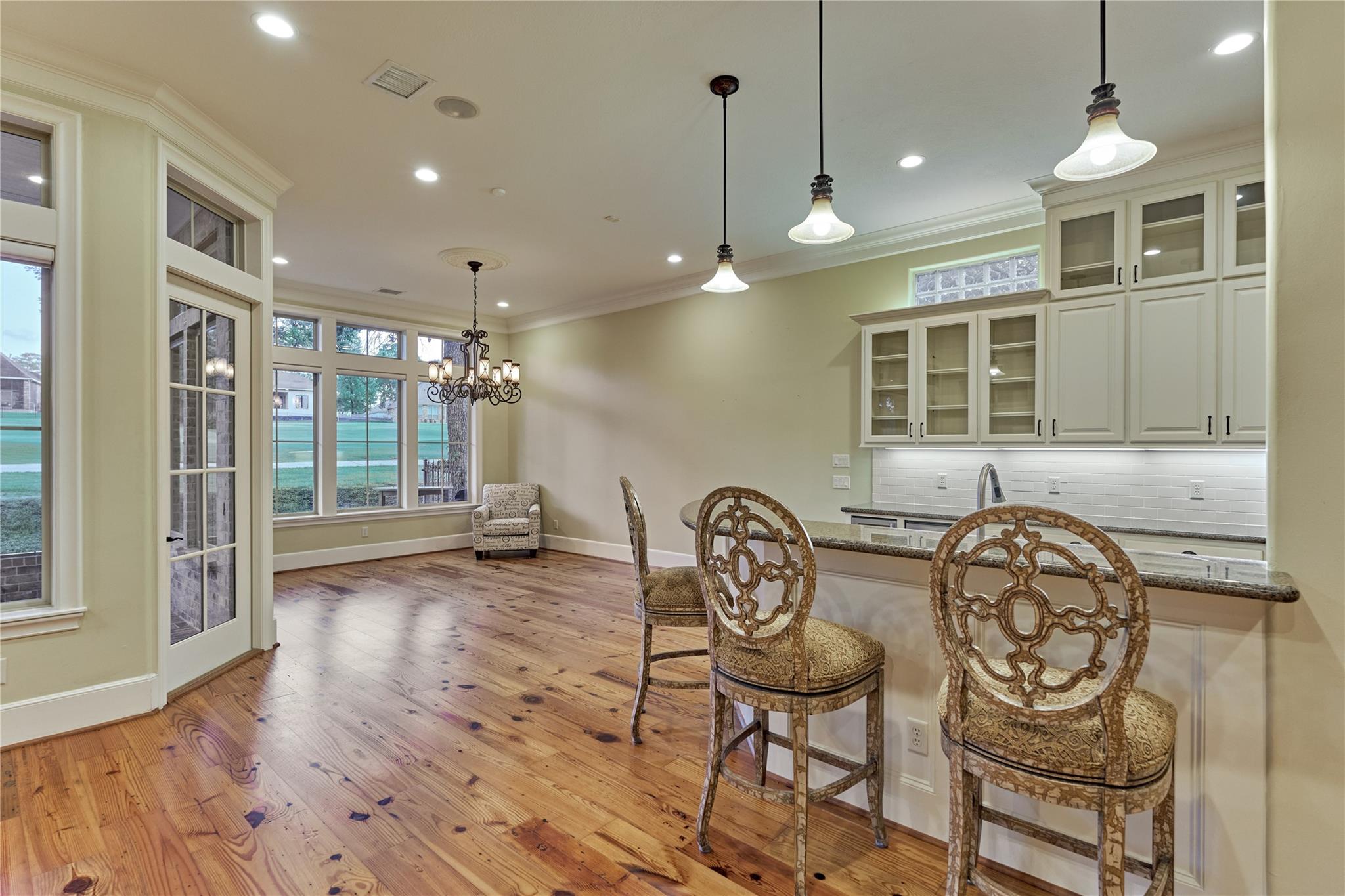 102 Winthrop Harbor S