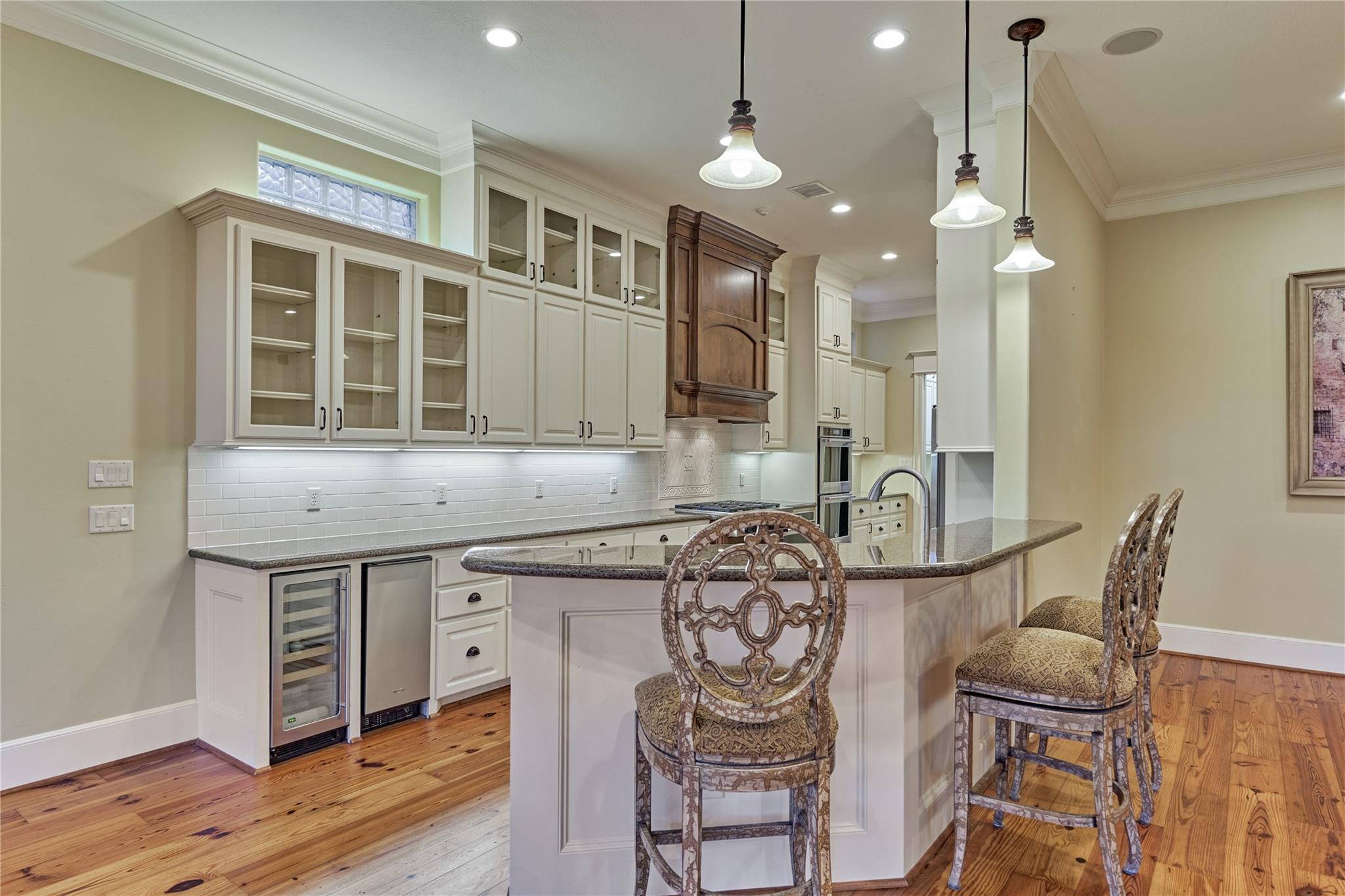 102 Winthrop Harbor S