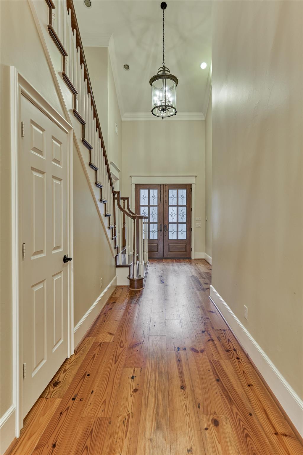 102 Winthrop Harbor S