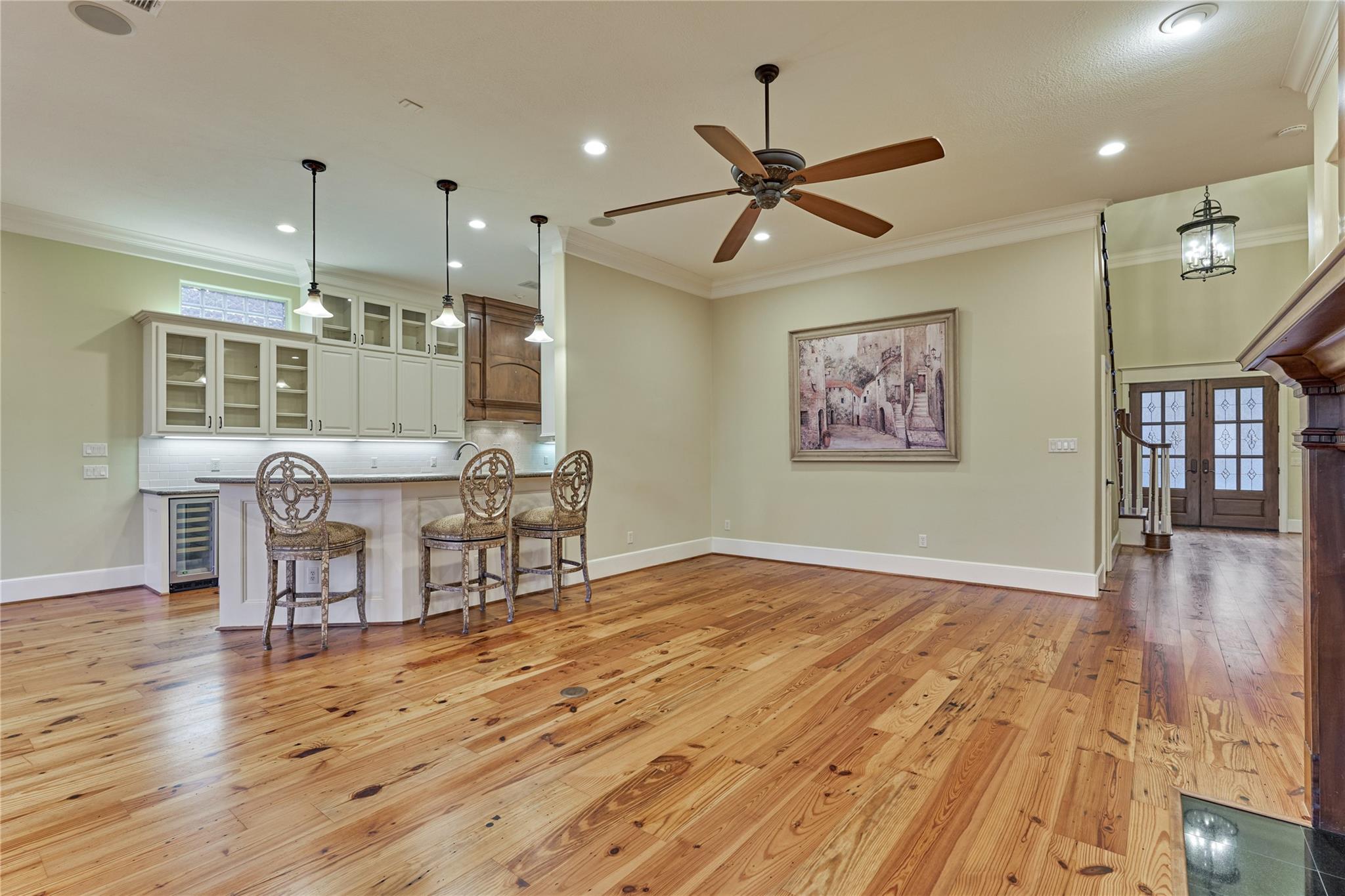 102 Winthrop Harbor S