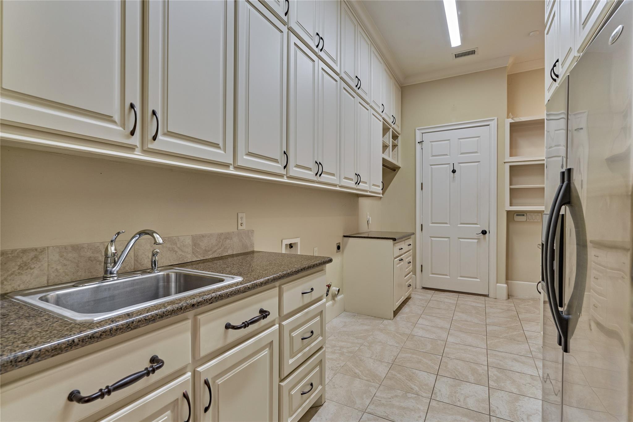 102 Winthrop Harbor S
