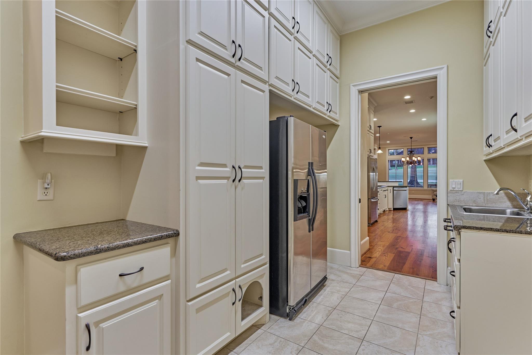 102 Winthrop Harbor S