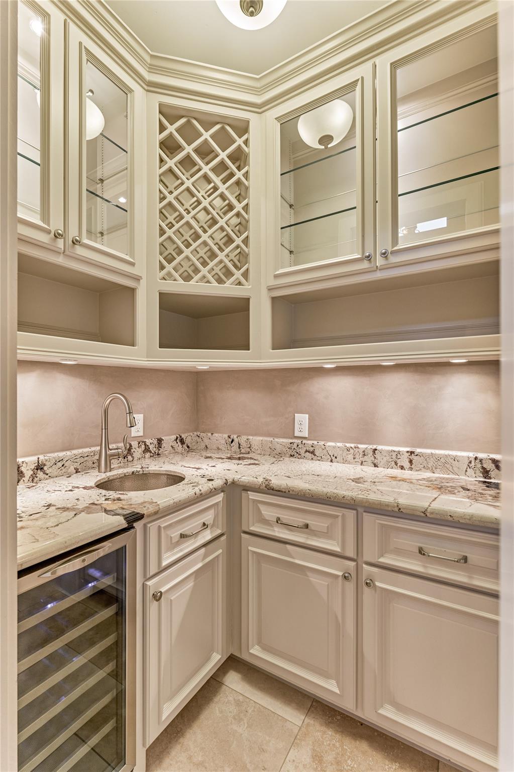 3 Edgewood Drive W