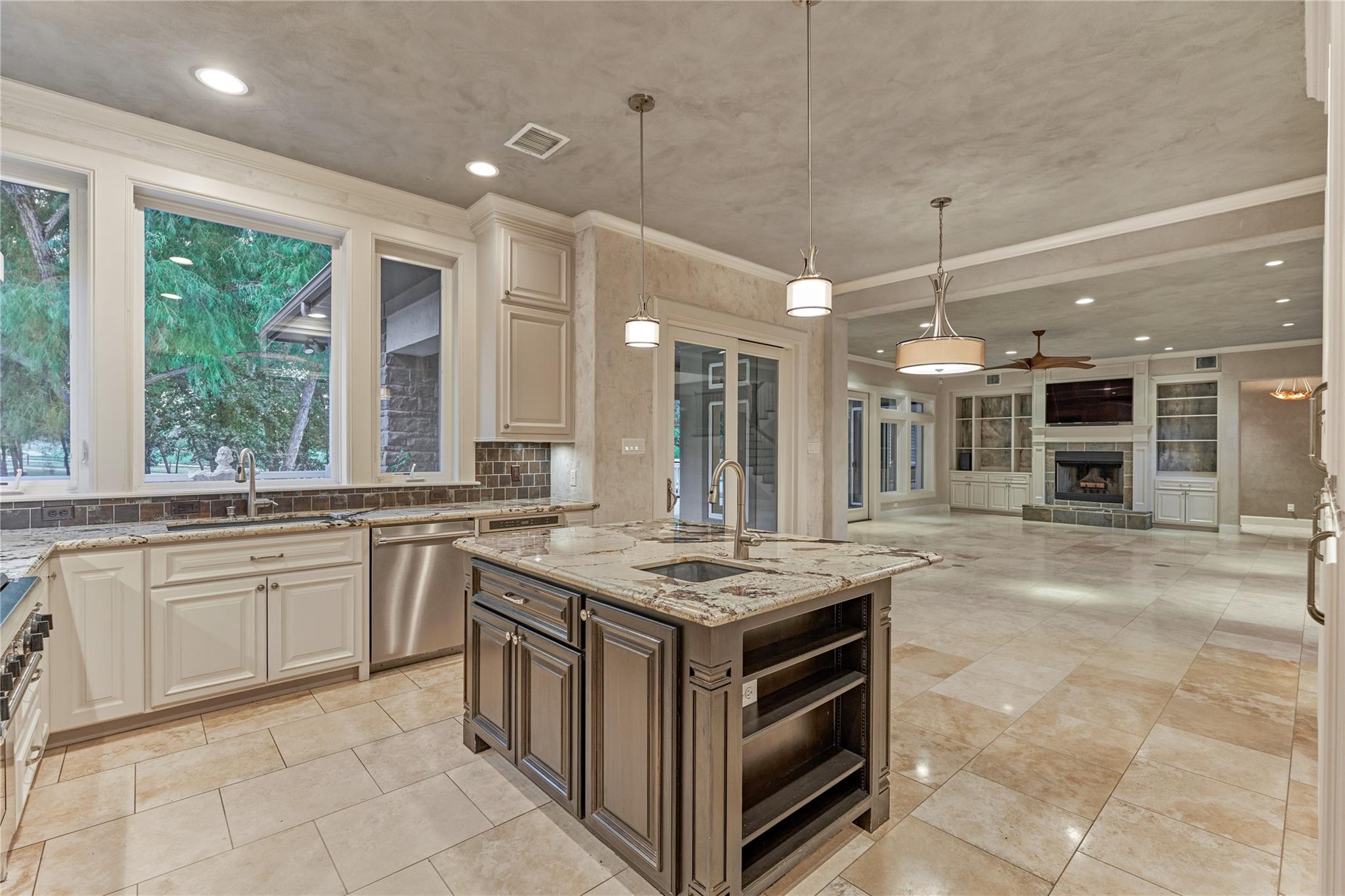 3 Edgewood Drive W
