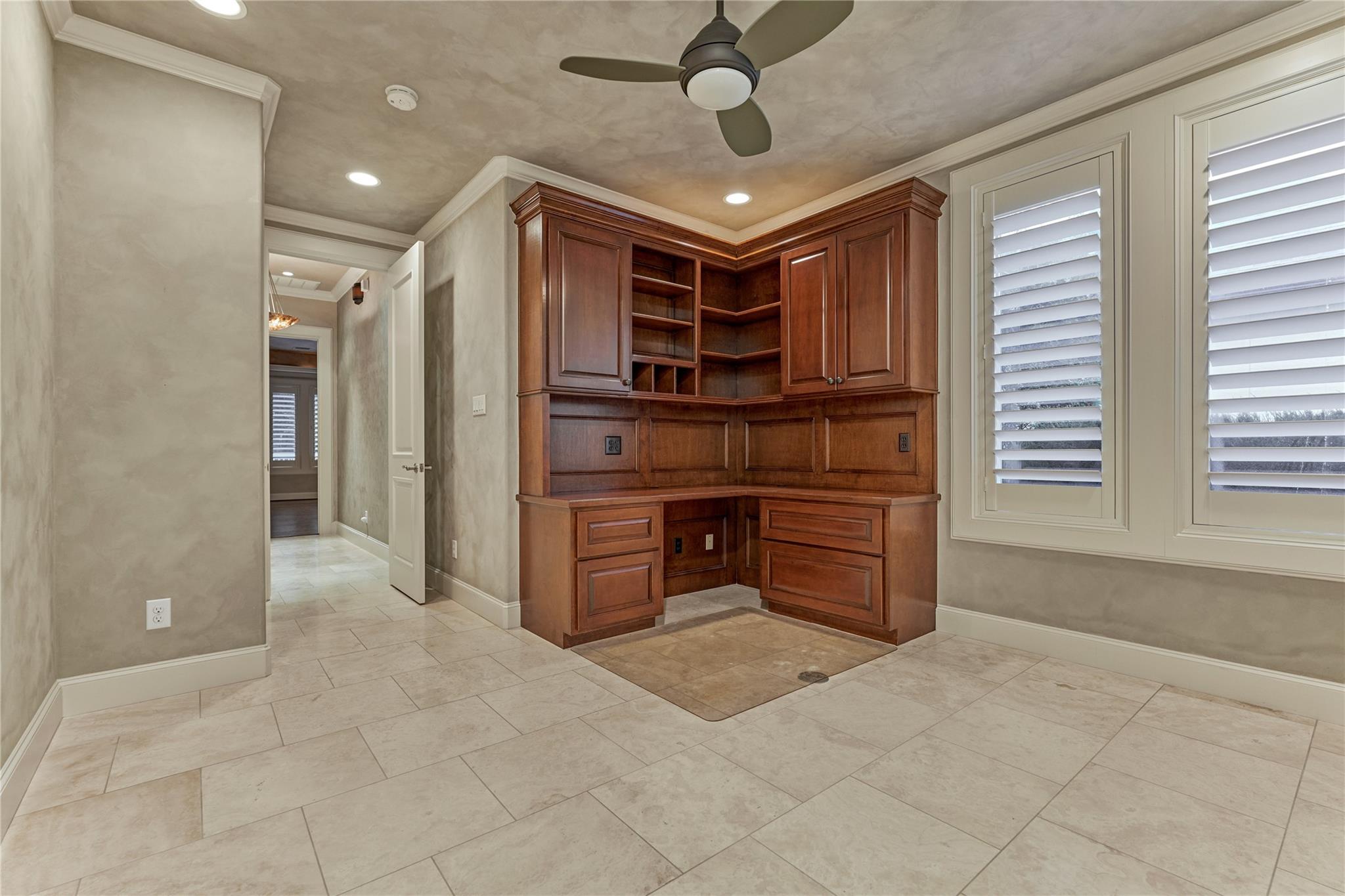 3 Edgewood Drive W