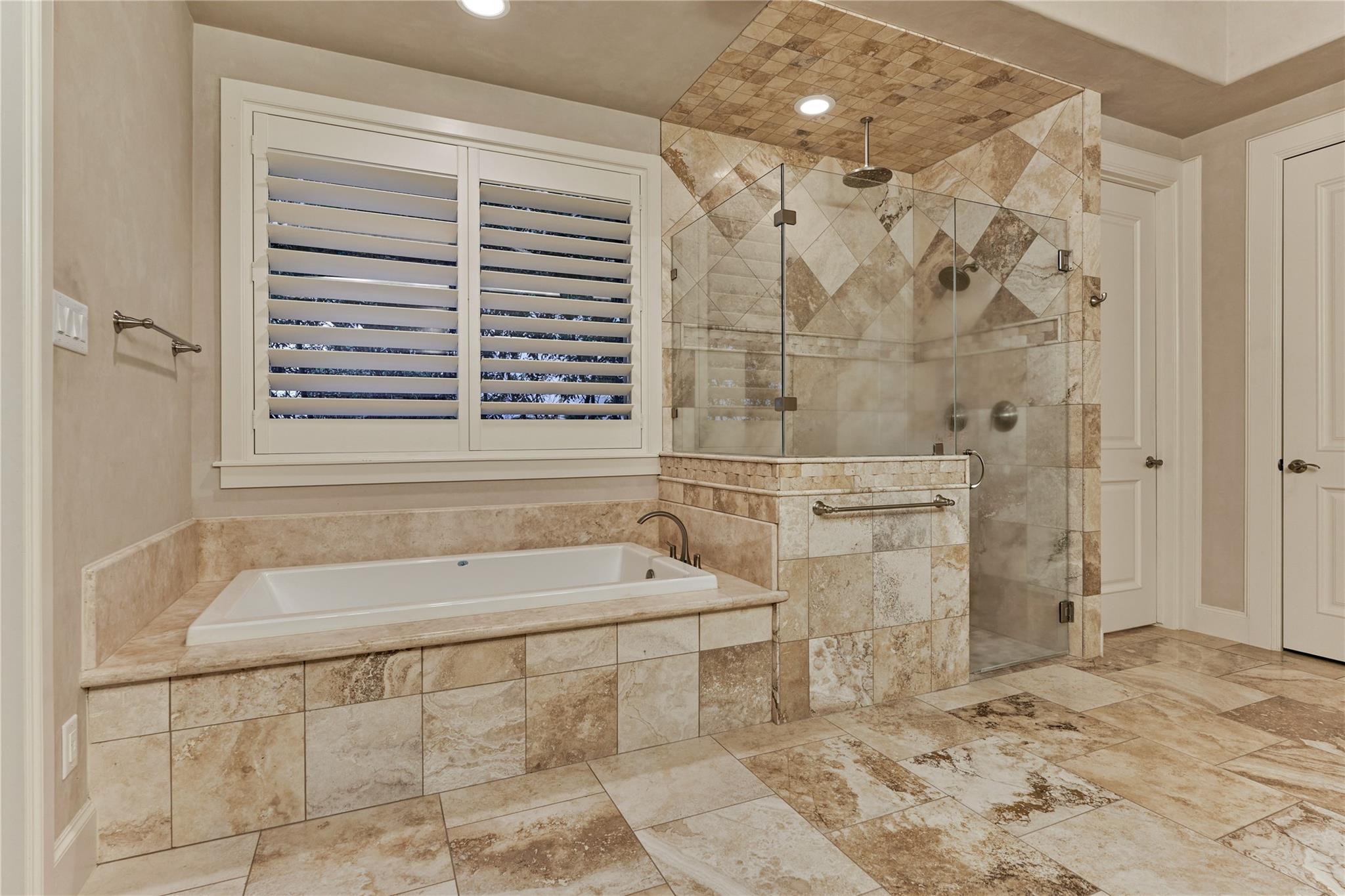 3 Edgewood Drive W