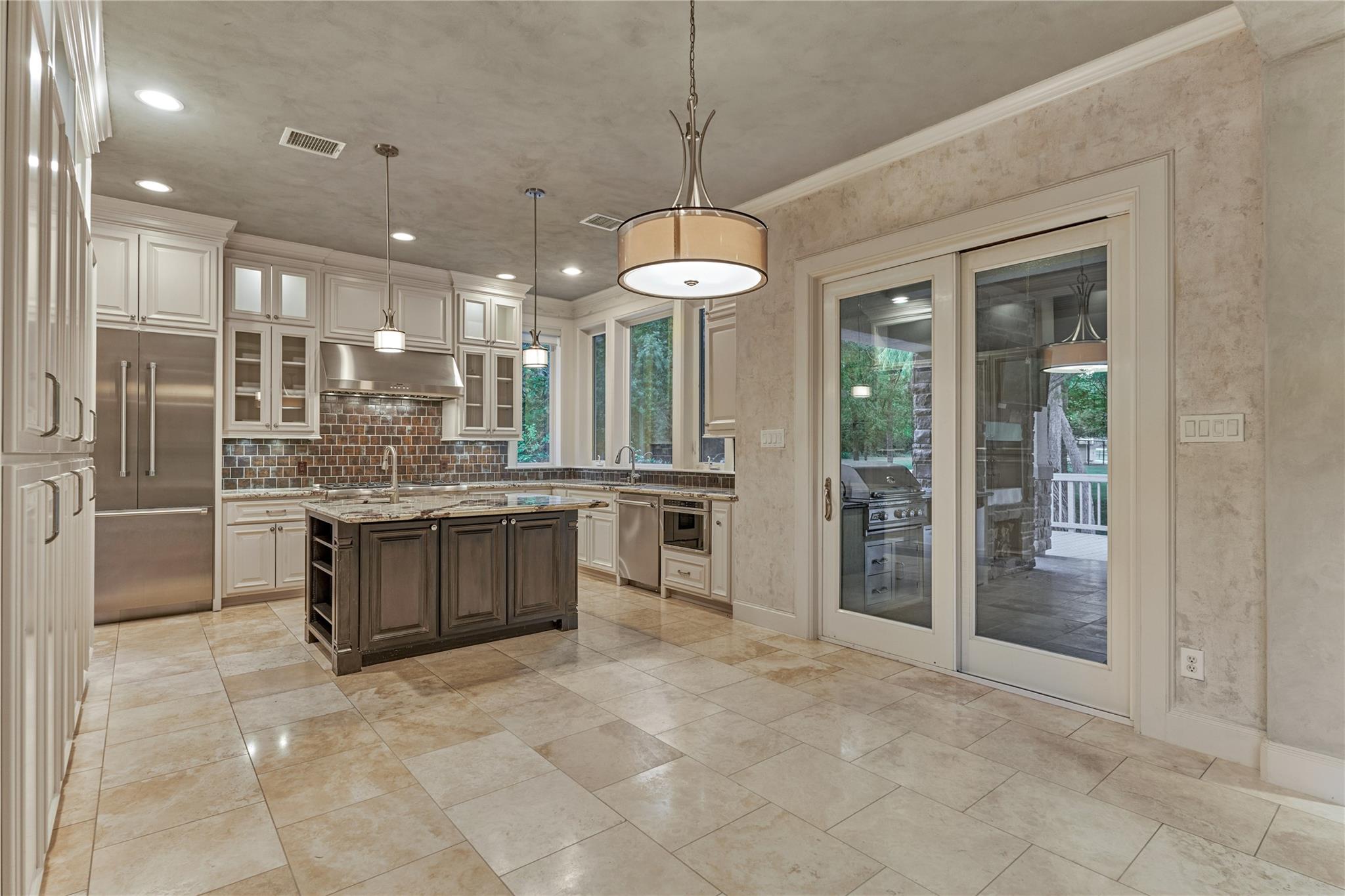 3 Edgewood Drive W
