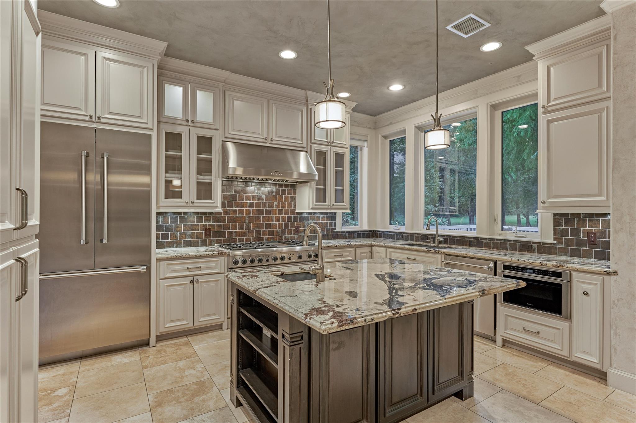 3 Edgewood Drive W