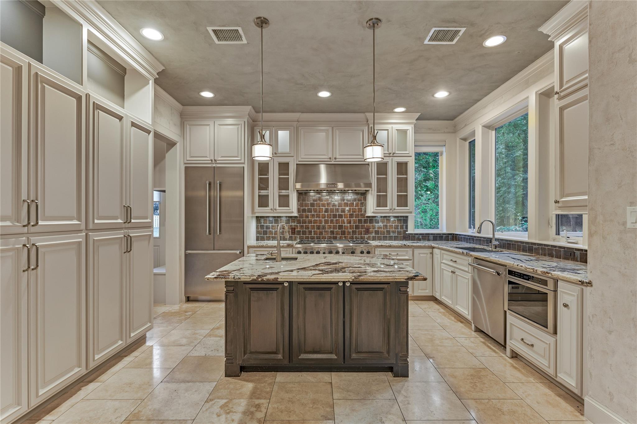 3 Edgewood Drive W