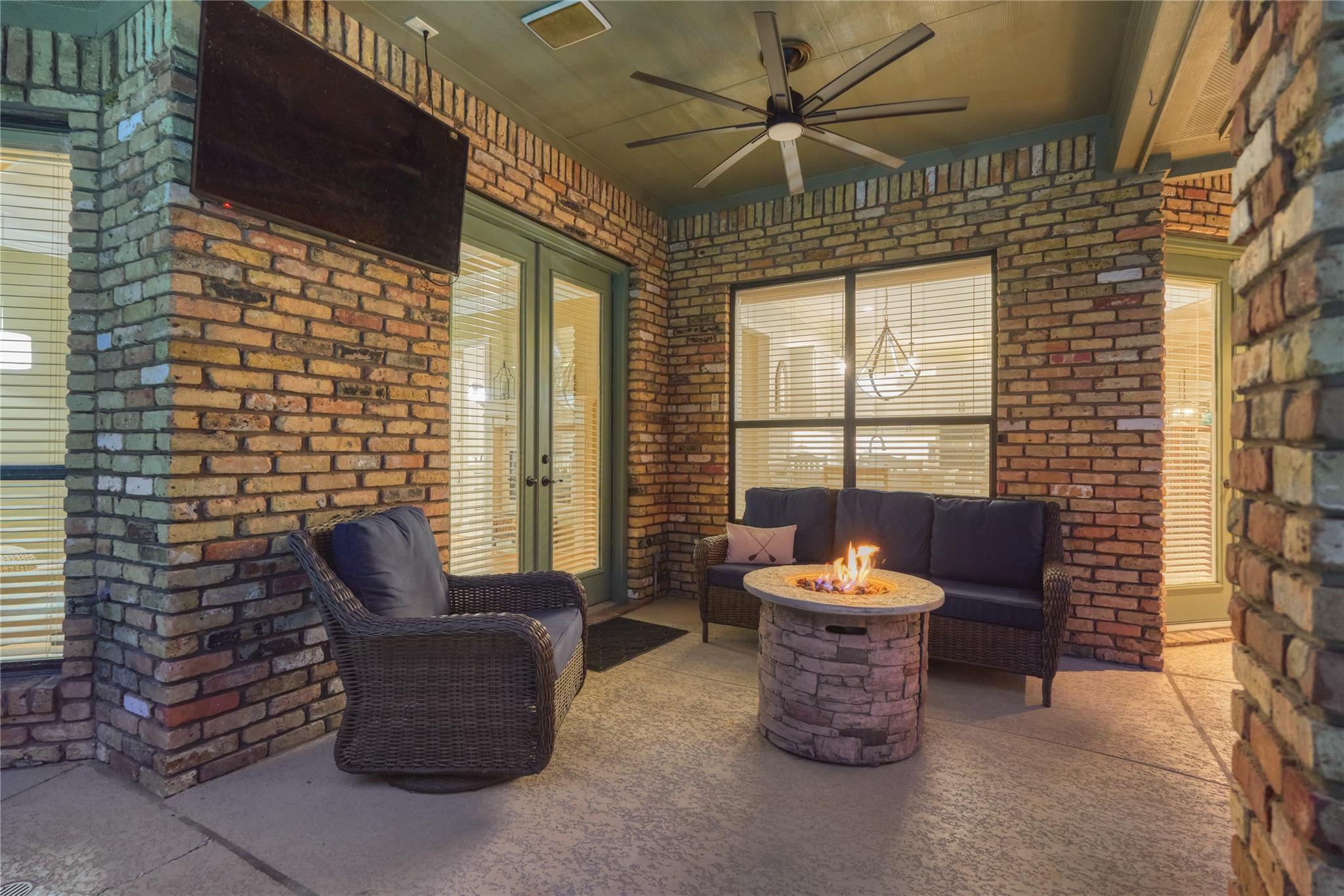 29 Winthrop Harbor Court