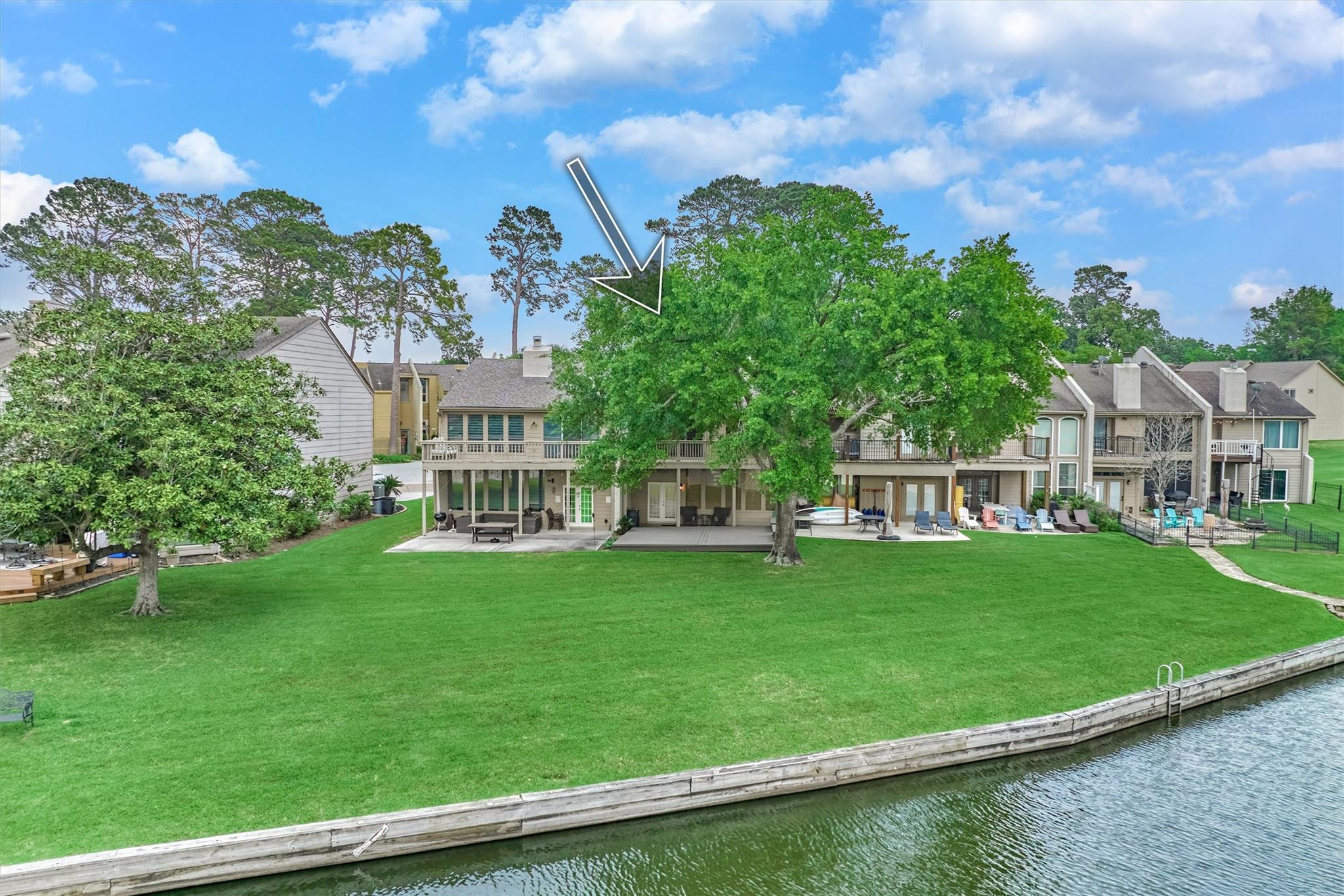 3923 Lakewood Drive