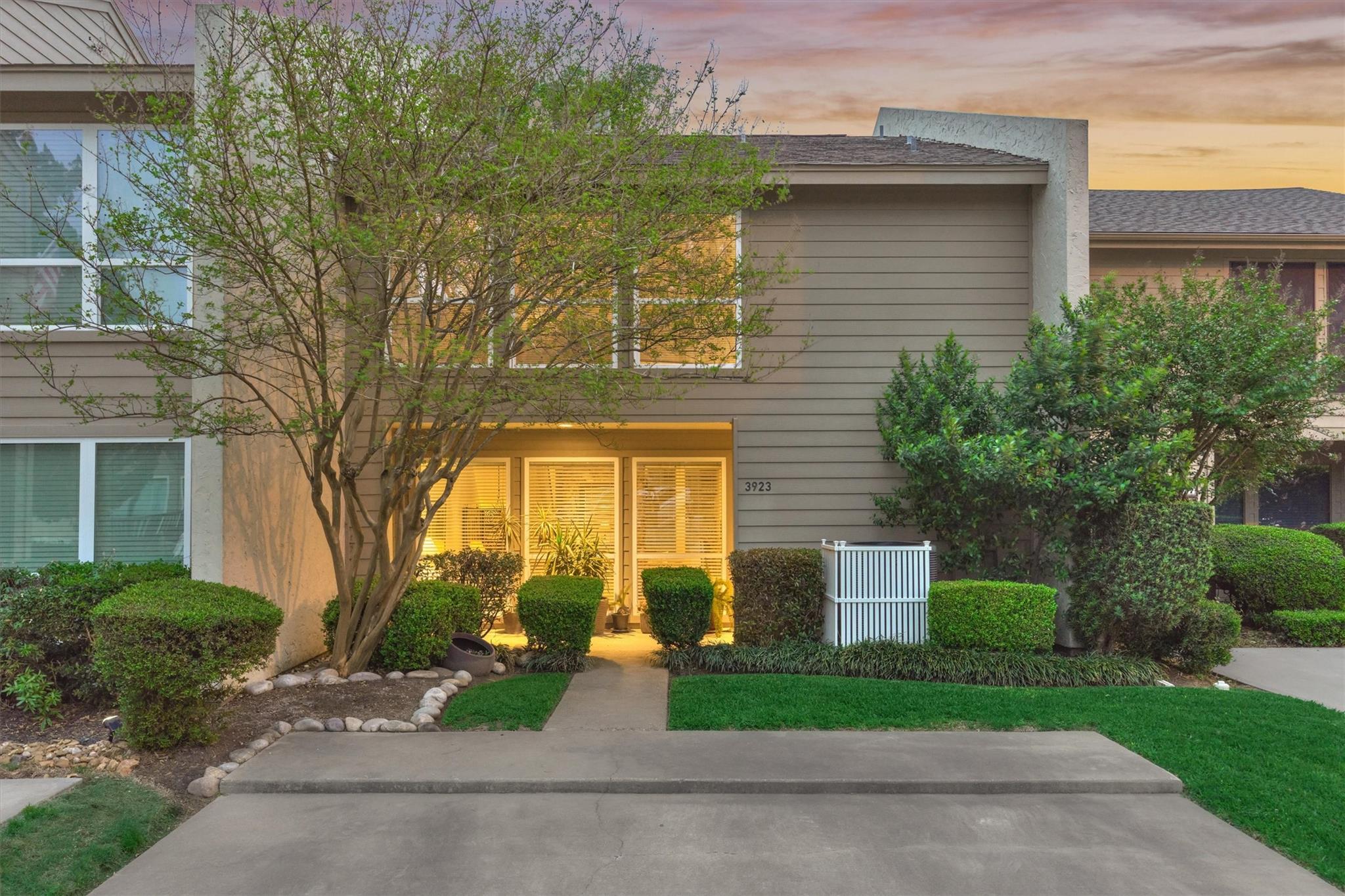 3923 Lakewood Drive