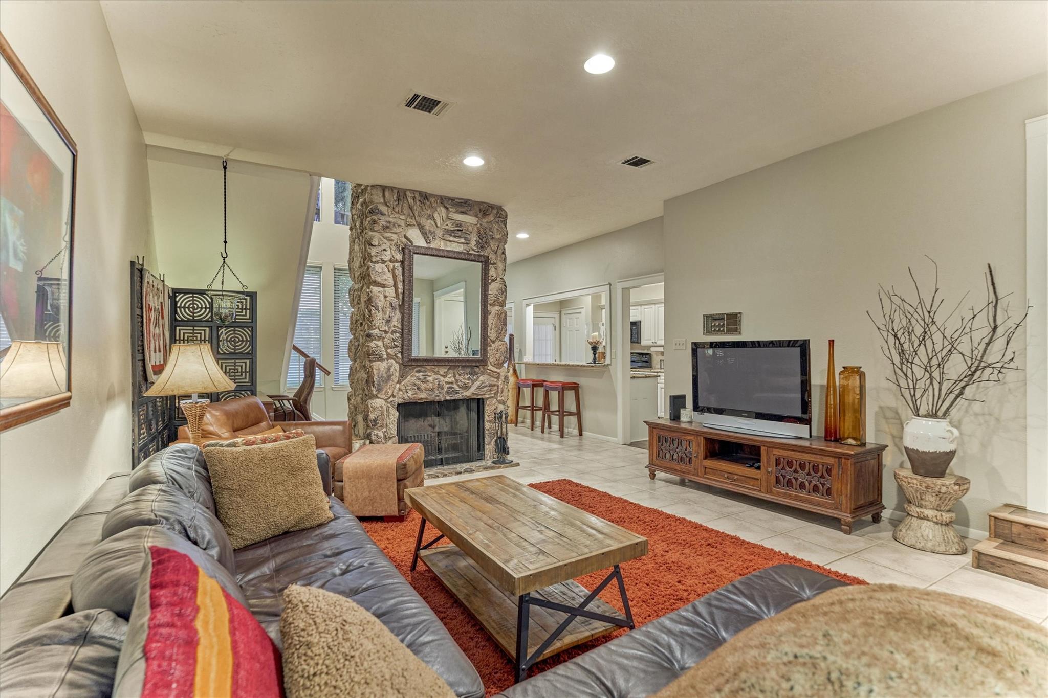 3923 Lakewood Drive