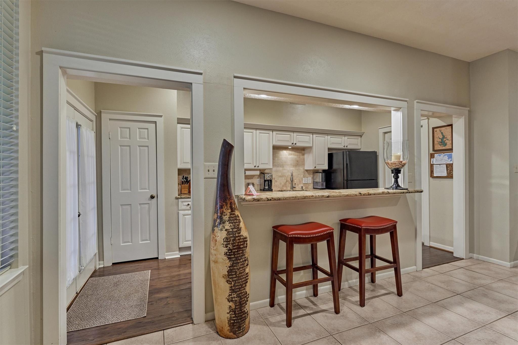 3923 Lakewood Drive
