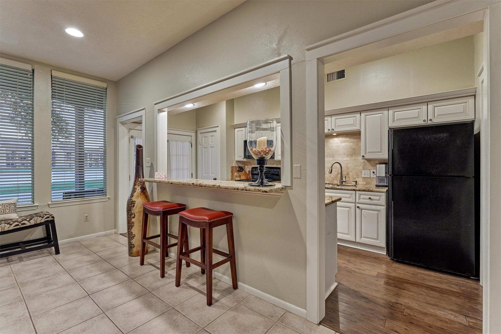 3923 Lakewood Drive