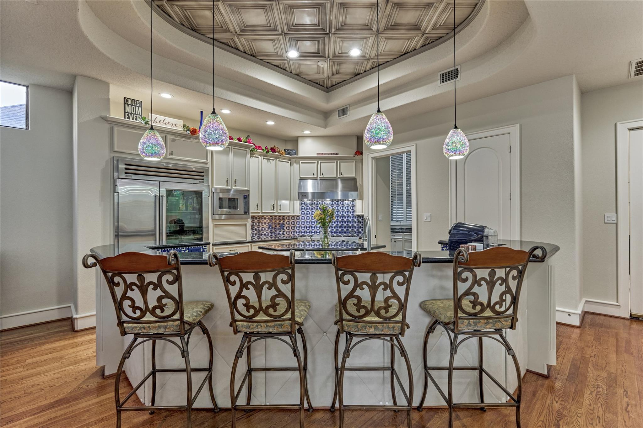 200 Sarasota Circle S